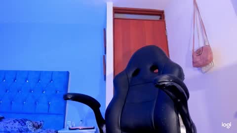 naty online show from December 3, 11:21 am