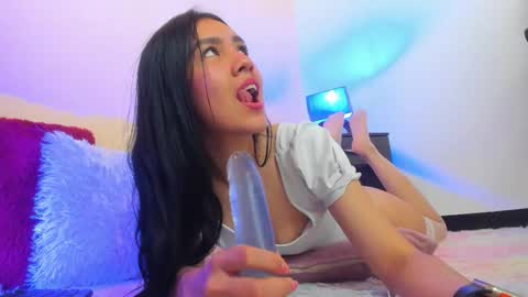 Alice  online show from February 5, 3:04 pm