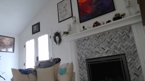 Aurora Willows online show from October 8, 7:51 pm