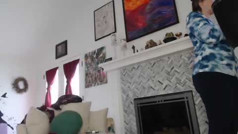 Aurora Willows online show from March 8, 5:19 pm