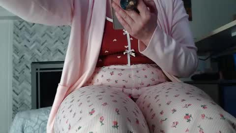 Aurora Willows online show from February 15, 7:51 am