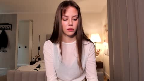 Lily 3 online show from March 14, 6:20 pm