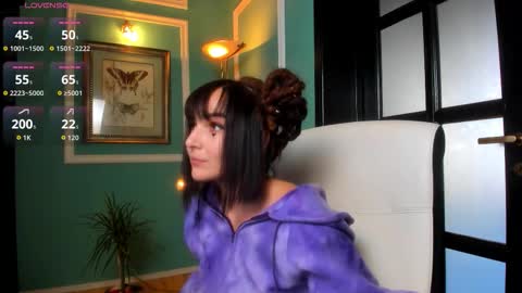 Moona  online show from October 13, 2:09 pm