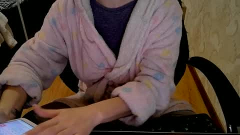 1your_hot_girls online show from December 11, 5:36 pm