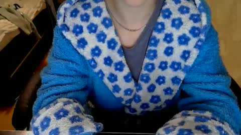 1your_hot_girls online show from February 15, 6:44 pm