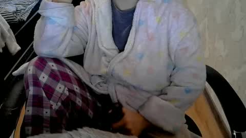 1your_hot_girls online show from December 3, 9:20 am