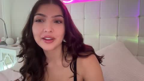 Venus Raee online show from November 11, 5:10 pm