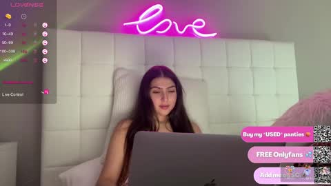 Venus Raee online show from February 26, 8:24 pm