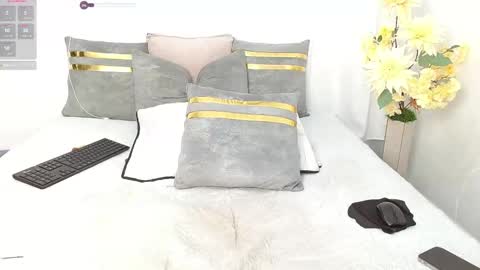 493ashlyfoxx online show from September 19, 2:10 am