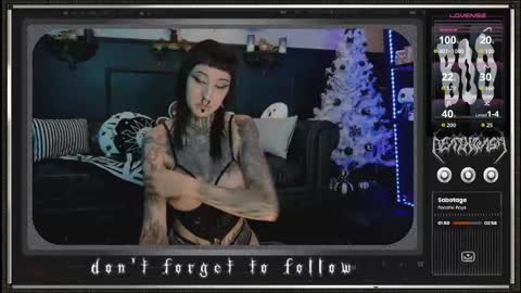 Juune online show from December 18, 7:18 pm