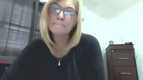 Lola online show from July 17, 8:19 am