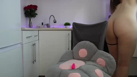 Monicano face online show from March 29, 8:46 am