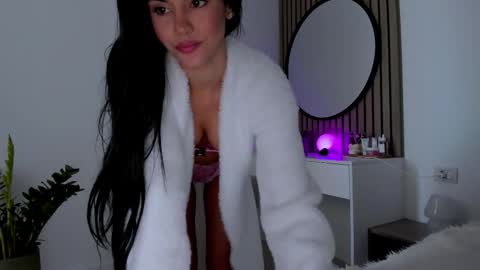 8selene online show from March 7, 11:28 am