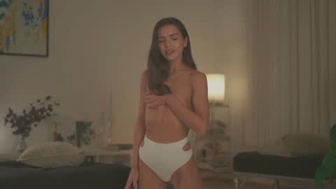 Olivia dark hair  Zoe light hair online show from October 9, 3:54 am