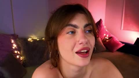 Willow online show from November 18, 10:00 pm