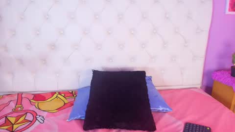 Abril  online show from March 6, 7:43 pm