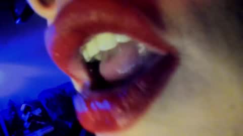 Giulia...... online show from October 15, 4:04 am