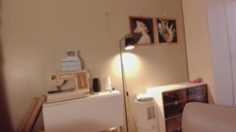 annie . online show from March 25, 5:00 am