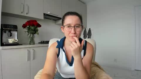 Anna online show from October 4, 11:05 am