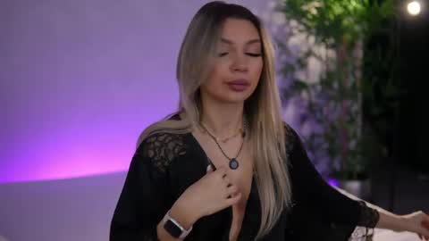 Arielle online show from March 31, 5:29 am