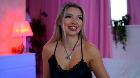 Arielle online show from November 4, 9:36 am