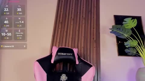   online show from November 30, 3:38 pm