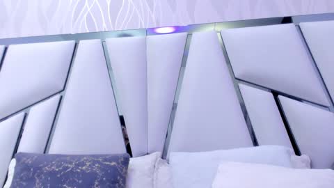 Aura online show from February 25, 3:09 am