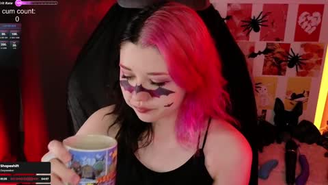 Alice .. online show from October 31, 9:41 pm