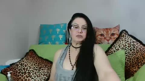 KHALEESI online show from March 11, 9:17 pm