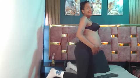 Caroline online show from April 3, 1:42 pm