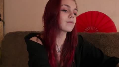 Caroline online show from January 13, 1:04 pm