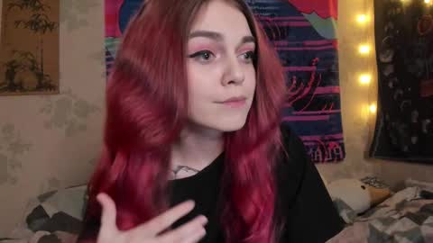 Caroline online show from February 25, 3:52 pm