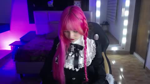 _charlotte_collins_ online show from April 9, 2:44 pm