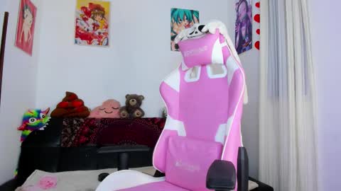  Chloe  online show from October 3, 6:18 am