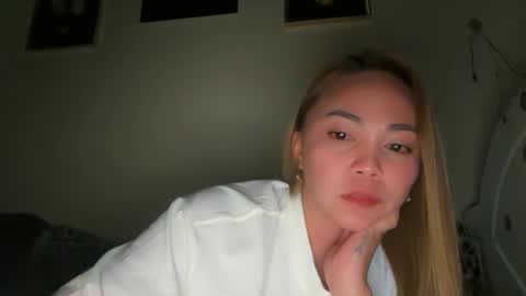 _ellenadarna online show from April 17, 3:52 am