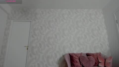 Elysa online show from February 4, 6:49 am