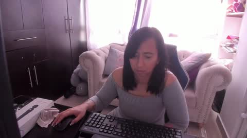 Emma online show from December 18, 5:00 pm