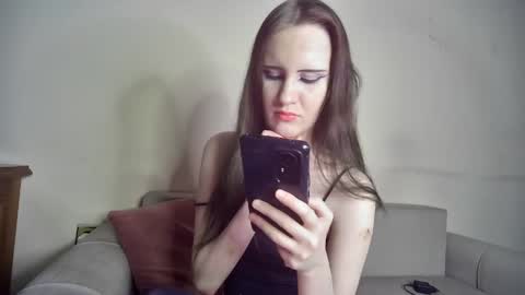 Emma Sugar online show from April 11, 7:39 pm