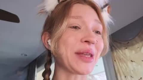 Lola 3  online show from January 9, 3:22 am