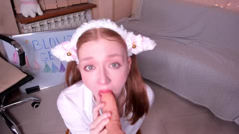 Lola 3  online show from January 19, 5:28 pm