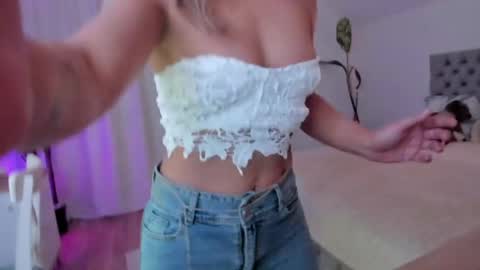 Gabriela online show from April 15, 9:59 pm