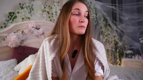 Milly online show from November 1, 3:21 am