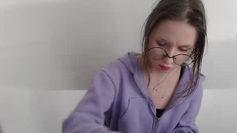 Hannaolotl online show from April 16, 12:38 pm