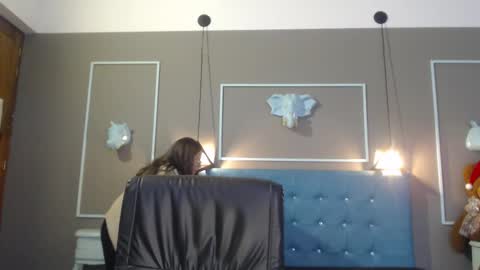 Isa online show from December 16, 11:38 am