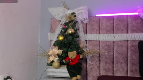 Jasmine online show from December 18, 12:43 pm