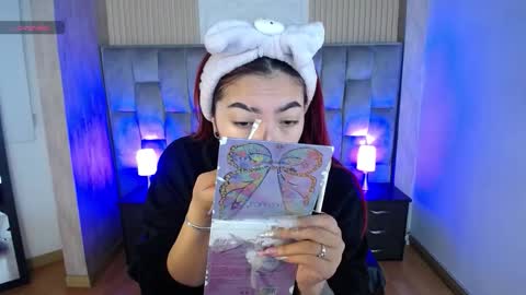 Mia online show from October 10, 1:38 pm