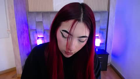 Mia online show from September 11, 2:50 pm