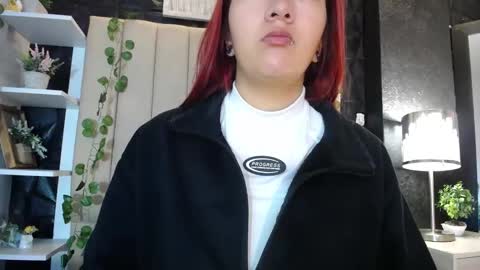 Mia online show from February 25, 12:49 pm