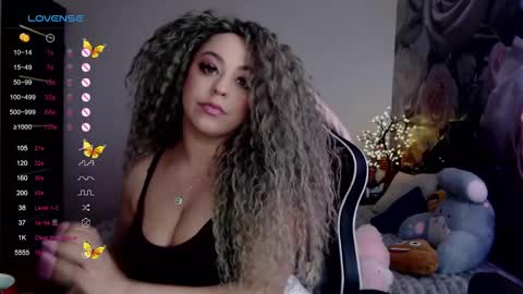 _just_a_queen_3 online show from March 9, 6:32 pm