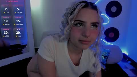 _karine01 online show from March 2, 3:17 am